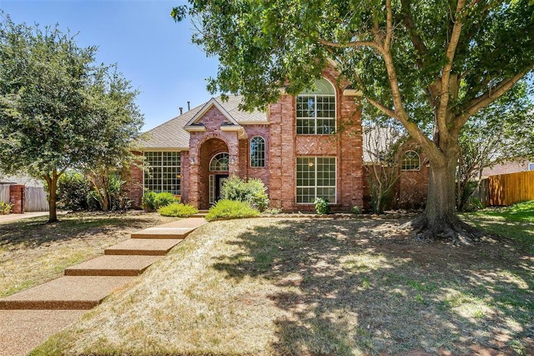 Photo 1 of 40 - 6006 Sunderland Dr, Colleyville, TX 76034