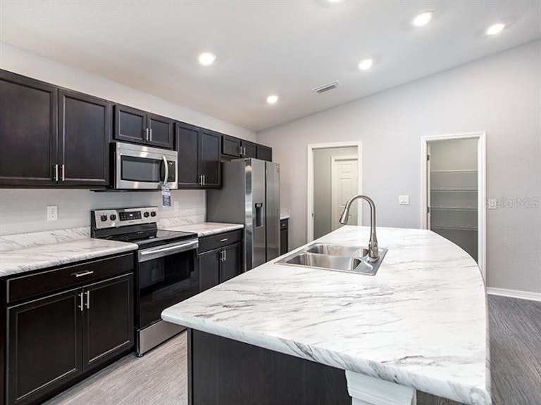 Photo 3 of 15 - 35502 Bellington Blvd, Zephyrhills, FL 33541