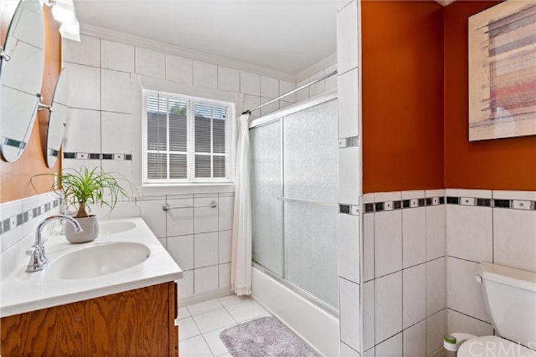 Photo 11 of 14 - 1938 W Chanticleer Rd, Anaheim, CA 92804