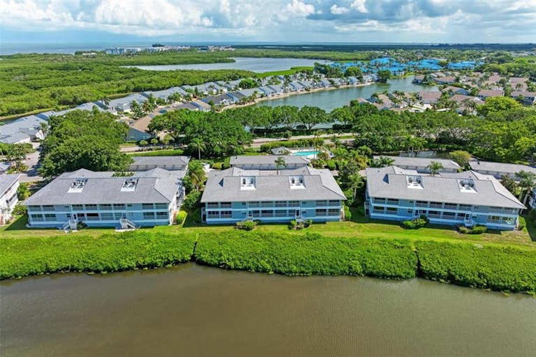 Photo 43 of 56 - 1247 Edgewater Cir #1247, Bradenton, FL 34209