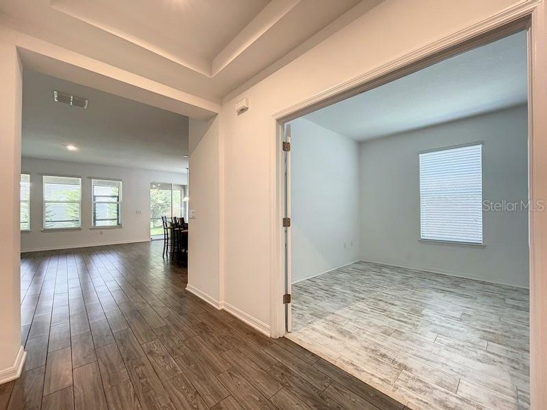 Photo 9 of 37 - 10639 Cardera Dr, Riverview, FL 33578