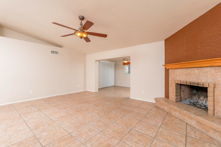 Photo 9 of 21 - 14856 N 59th St, Scottsdale, AZ 85254