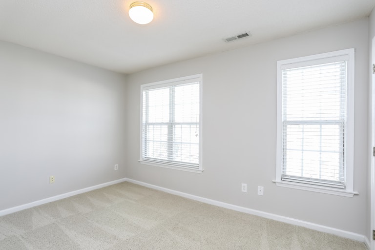 Photo 15 of 25 - 2211 Turtle Point Dr, Raleigh, NC 27604