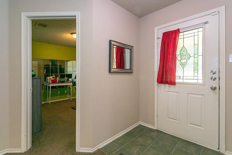 Photo 5 of 26 - 8120 Cutter Hill Ave, Fort Worth, TX 76134