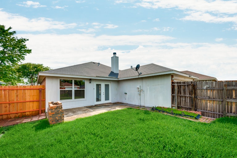 Photo 6 of 29 - 2736 Hidden Springs Dr, Mesquite, TX 75181