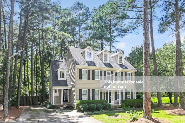 Photo 9 of 26 - 4908 Ten Ten Rd, Apex, NC 27539