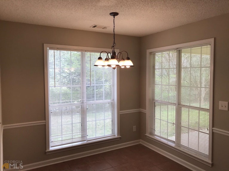 Photo 6 of 29 - 210 Buck Creek Dr, Covington, GA 30016