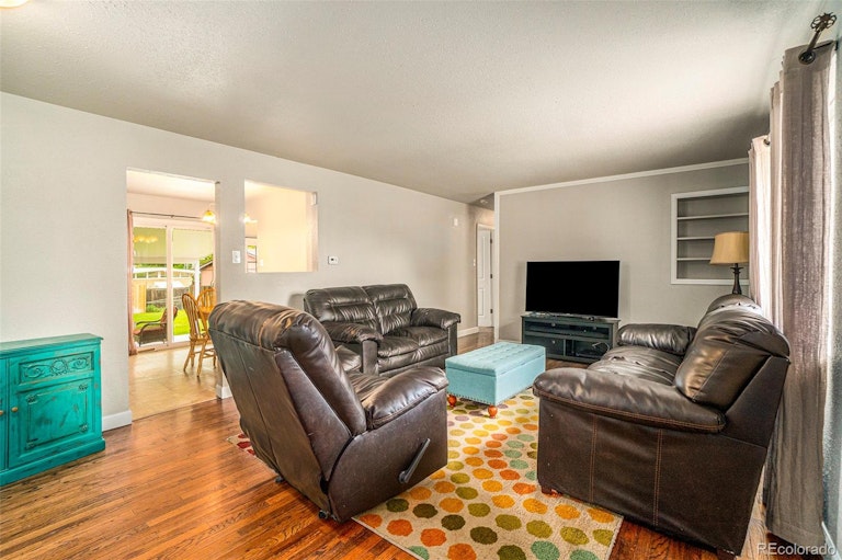 Photo 3 of 22 - 1681 Evelyn Ct, Denver, CO 80229