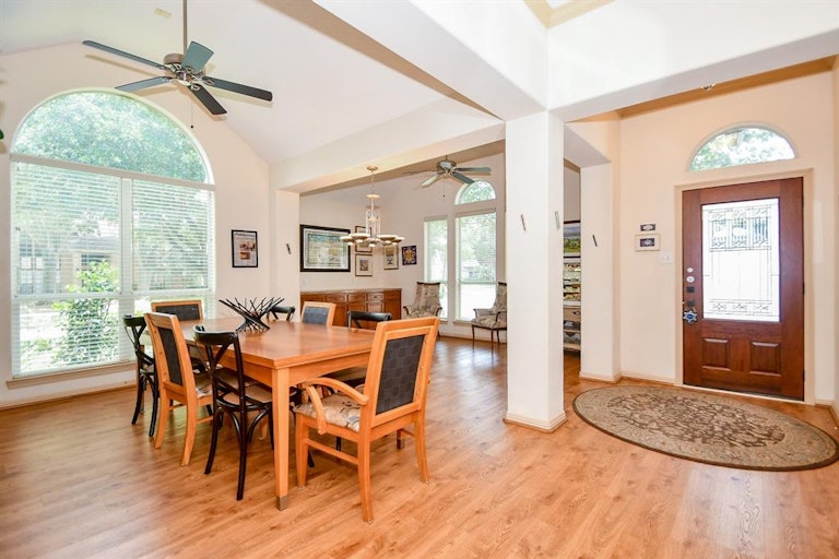 Photo 9 of 34 - 7702 Flax Dr, Houston, TX 77071
