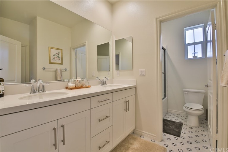 Photo 11 of 41 - 13910 Fairway Dr, Whittier, CA 90604