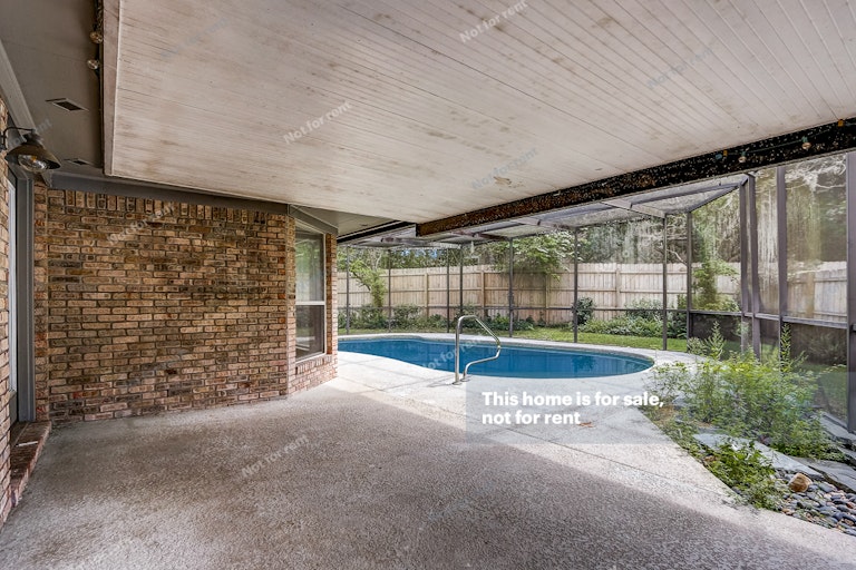 Photo 15 of 53 - 12060 Wren Hollow Ct, Jacksonville, FL 32246