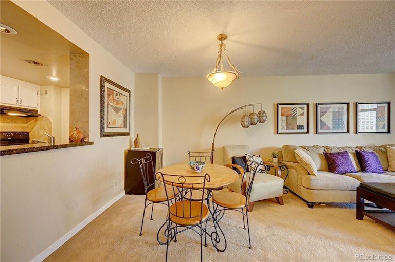 Photo 9 of 36 - 1777 Larimer St #1711, Denver, CO 80202