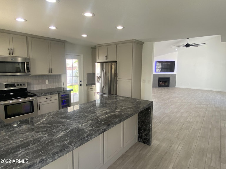 Photo 8 of 26 - 5601 E Paradise Ln, Scottsdale, AZ 85254
