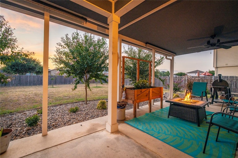 Photo 27 of 40 - 376 Solitaire Path, New Braunfels, TX 78130