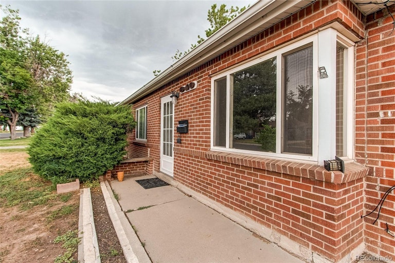 Photo 24 of 25 - 840 Tucson St, Aurora, CO 80011
