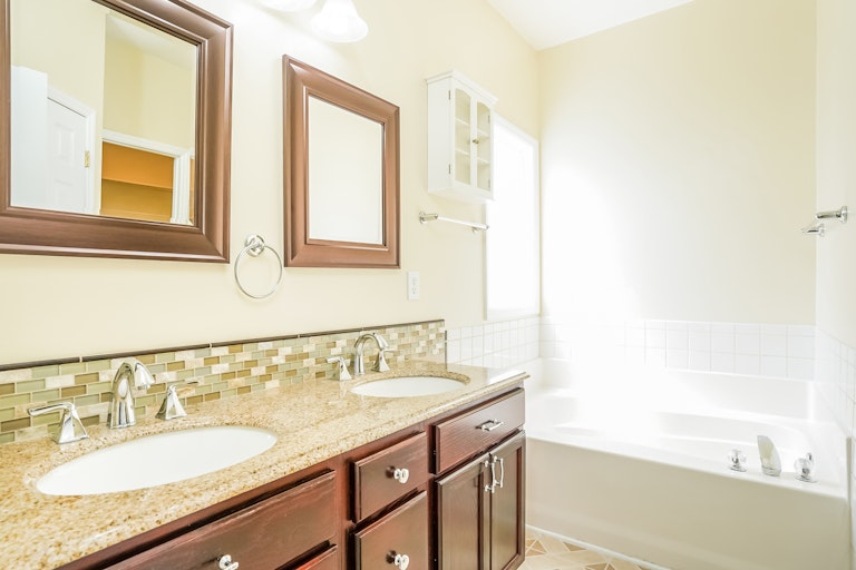 Photo 15 of 25 - 3308 Bellenden Pl, Raleigh, NC 27604