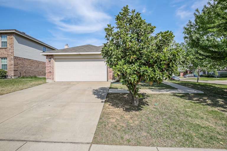 Photo 25 of 26 - 16728 Woodside Dr, Justin, TX 76247