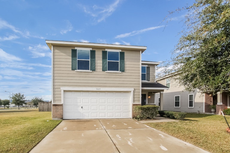 Photo 10 of 28 - 16611 Burnell Oaks Ln, Houston, TX 77090