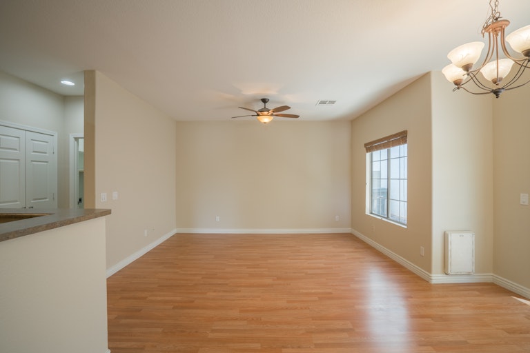 Photo 8 of 25 - 20021 N 49th Dr, Glendale, AZ 85308