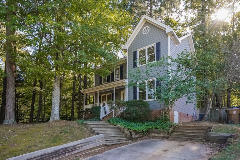 Photo 6 of 25 - 4101 Cary Oaks Dr, Apex, NC 27539