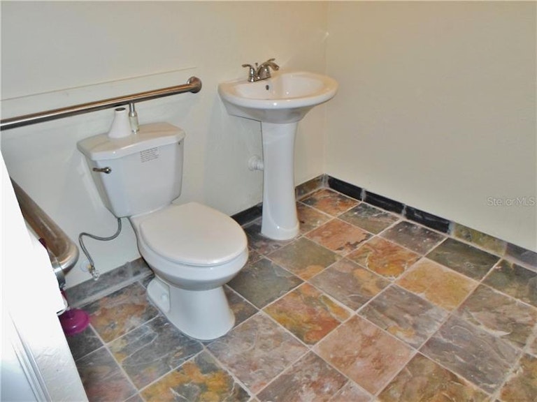 Photo 14 of 14 - 6100 31st Ave N, Saint Petersburg, FL 33710