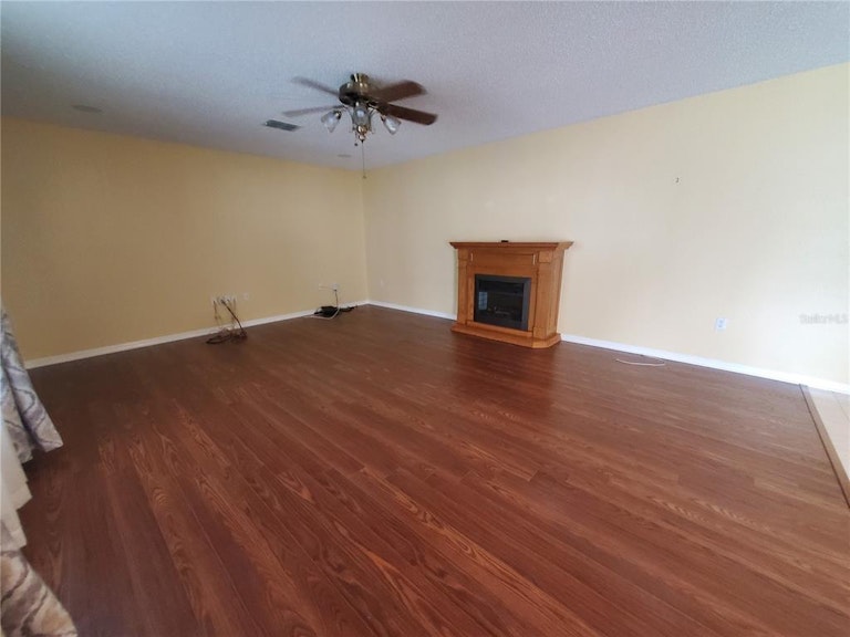 Photo 11 of 61 - 5427 Elwood Rd, Spring Hill, FL 34608