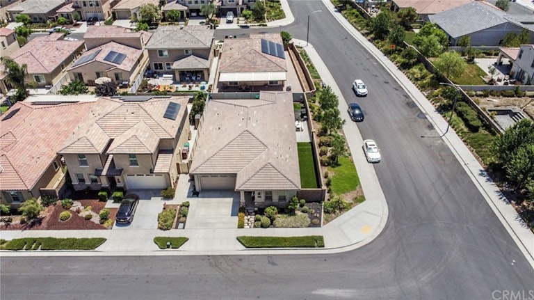 Photo 4 of 24 - 30573 Arrow Leaf Ln, Murrieta, CA 92563