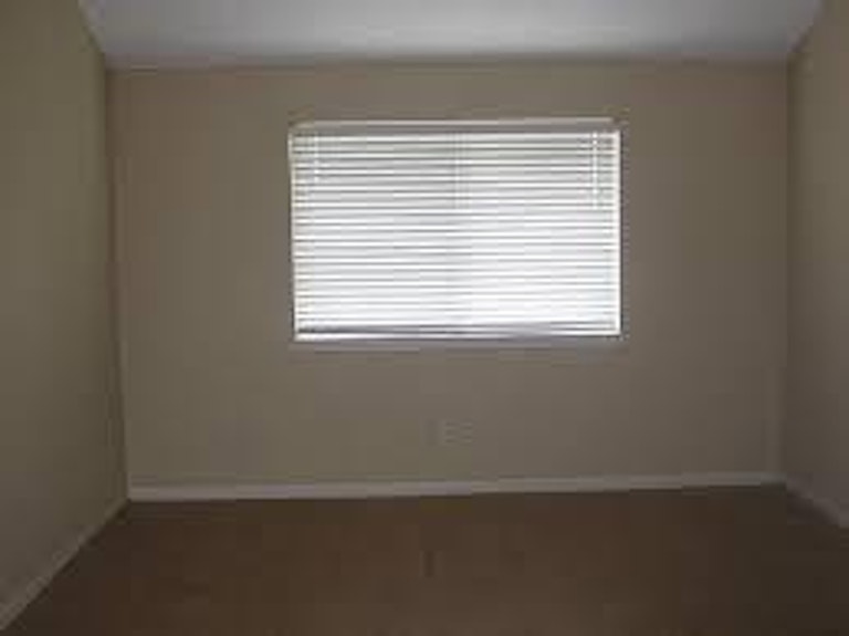 Photo 4 of 5 - 4030 Jan St, Fresno, TX 77545