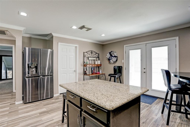 Photo 9 of 22 - 3402 Huisache Blvd, Pearland, TX 77581