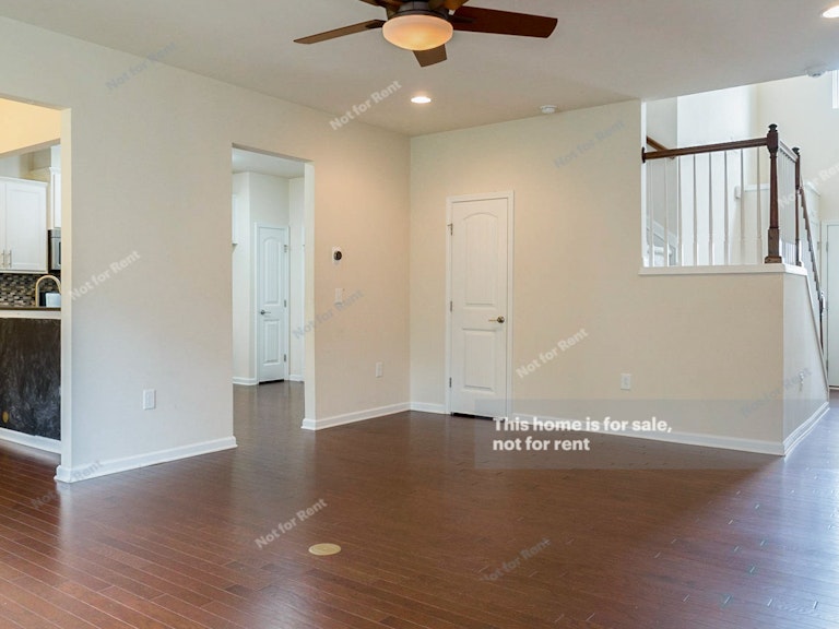 Photo 3 of 33 - 222 Lynchwick Ln, Durham, NC 27703