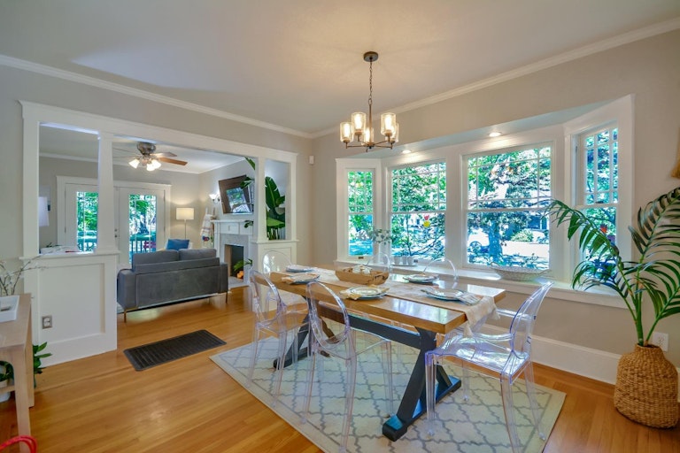 Photo 12 of 47 - 2401 U St, Sacramento, CA 95818