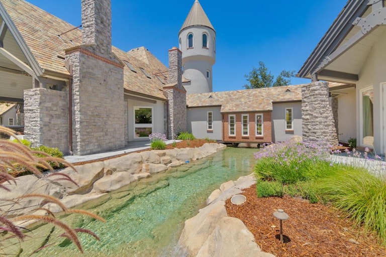 Photo 14 of 99 - 27681 Mace Blvd, Davis, CA 95618
