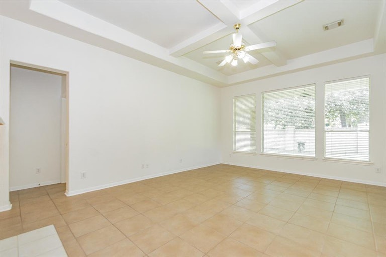 Photo 13 of 37 - 13106 Ryaneagles Dr, Houston, TX 77044