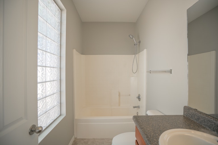 Photo 11 of 19 - 16166 N 170th Ln, Surprise, AZ 85388