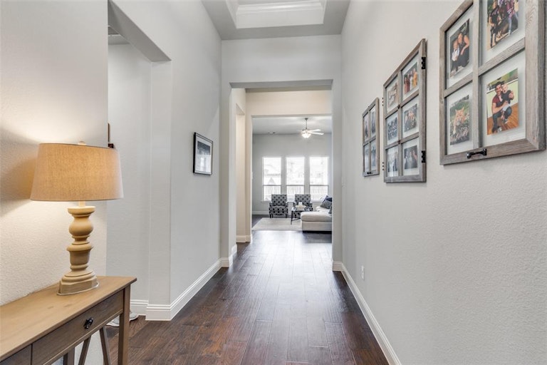 Photo 8 of 33 - 2404 Carrington Dr, Mansfield, TX 76063