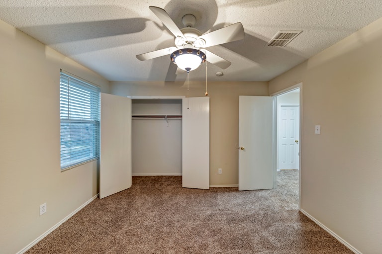 Photo 20 of 30 - 1202 Wisdom Dr, Cedar Hill, TX 75104