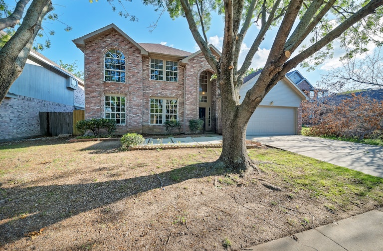 Photo 1 of 30 - 3113 Clovermeadow Dr, Fort Worth, TX 76123