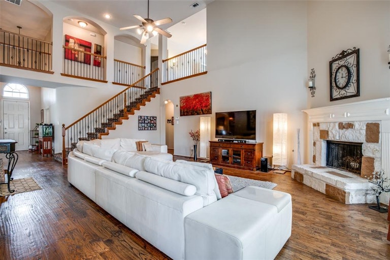 Photo 9 of 38 - 5803 Lone Rock Rd, Frisco, TX 75036
