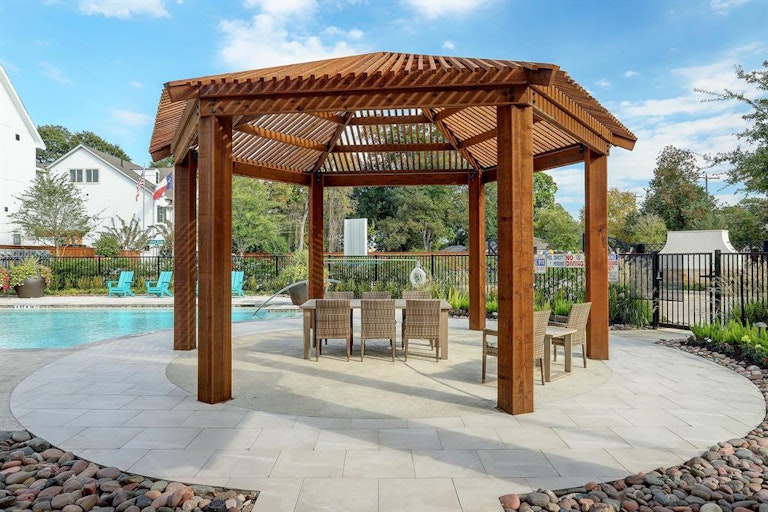 Photo 21 of 24 - 1729 Leilani Dr, Houston, TX 77055