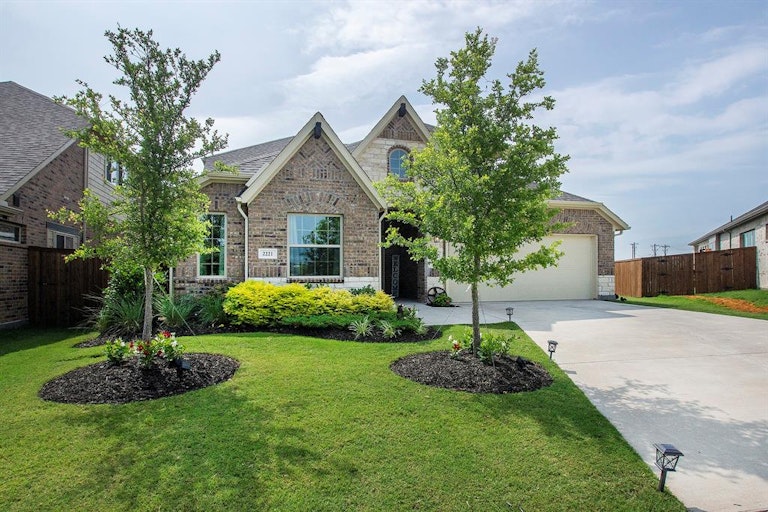 Photo 2 of 34 - 2221 Graham Rd, Anna, TX 75409