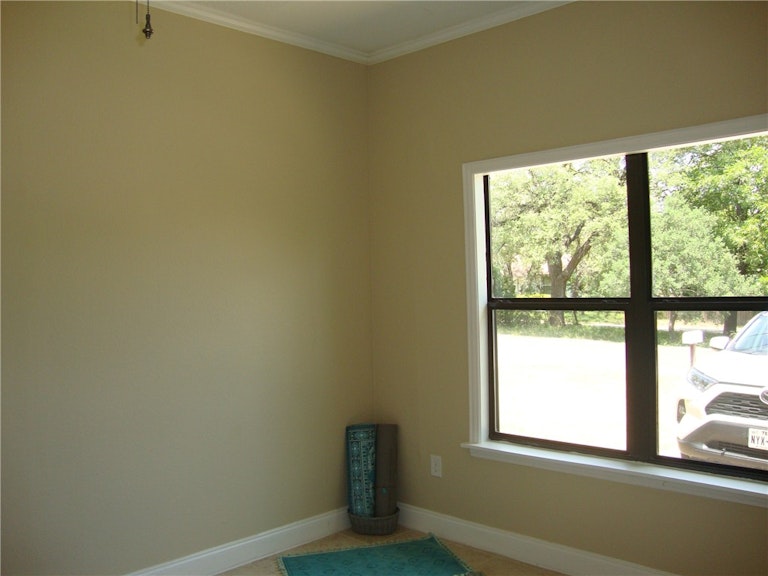 Photo 10 of 25 - 10716 Sunny Ln, Jonestown, TX 78645