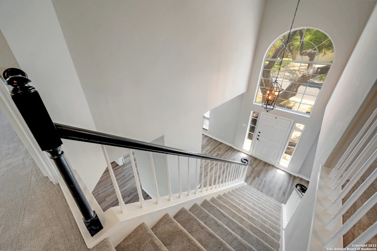 Photo 18 of 32 - 16218 Robinwood Ln, San Antonio, TX 78248