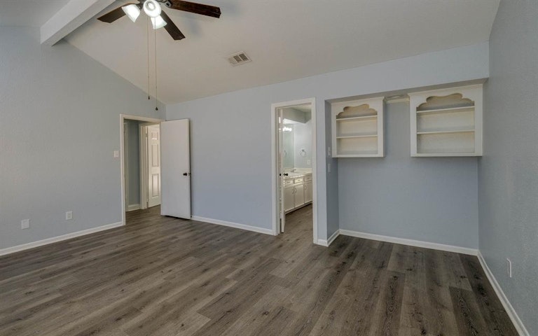 Photo 11 of 27 - 13411 Ravensway Dr, Cypress, TX 77429