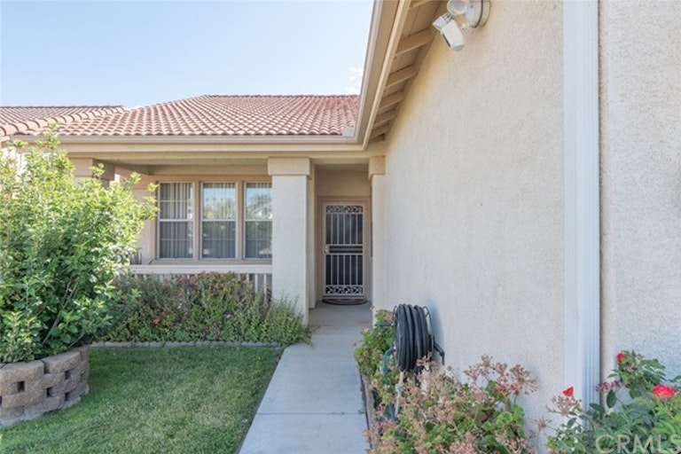 Photo 5 of 39 - 2077 Saint Emilion Ln, San Jacinto, CA 92583