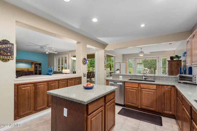 Photo 13 of 34 - 18028 W Tierra Del Sol Dr, Surprise, AZ 85387