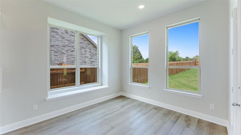 Photo 8 of 28 - 2260 High Plain Ln, Waxahachie, TX 75167