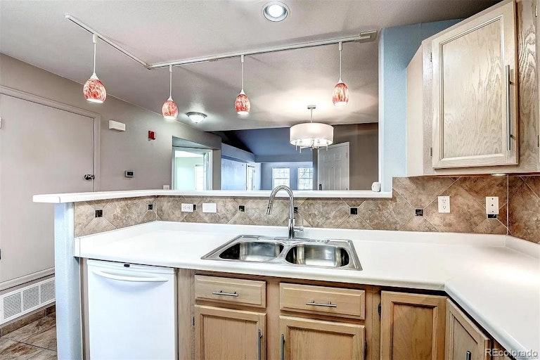 Photo 3 of 15 - 12555 E Tennessee Cir #301, Aurora, CO 80012