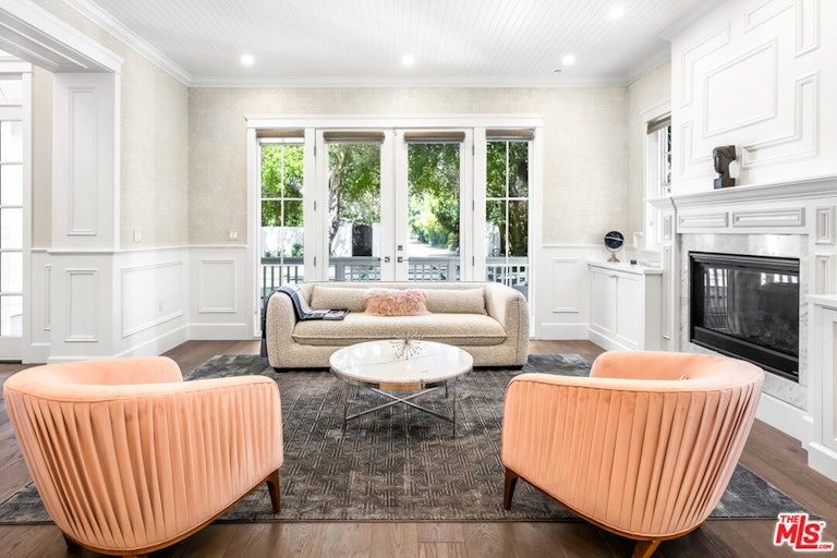 Photo 11 of 52 - 17524 Jayden Ln, Encino, CA 91316