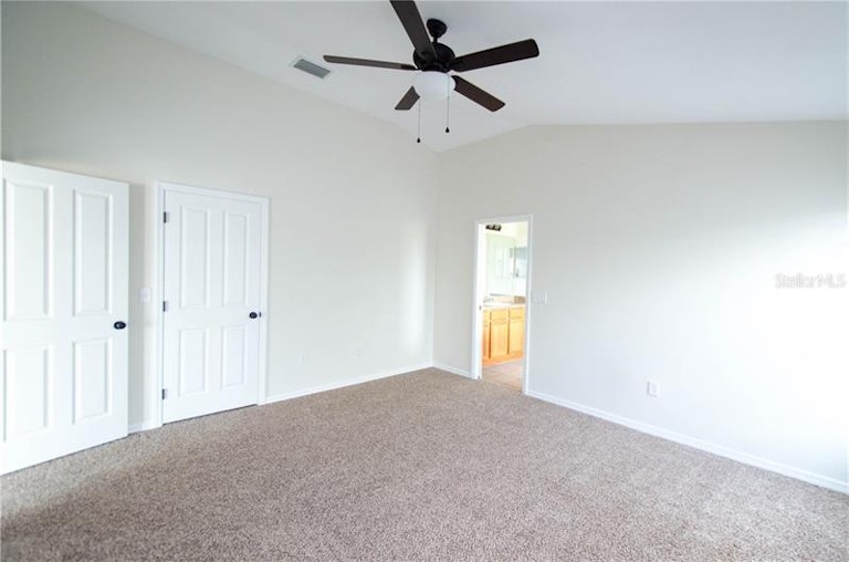 Photo 14 of 25 - 812 Barclay Wood Dr, Ruskin, FL 33570