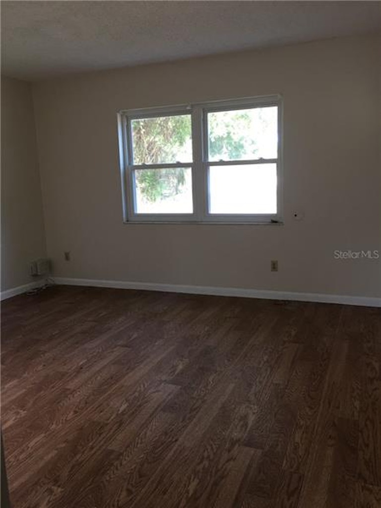 Photo 3 of 18 - 6523 S Himes Ave, Tampa, FL 33611
